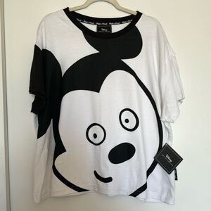 Disney Artist Series Men’s XL t-shirt- Deborah Salles